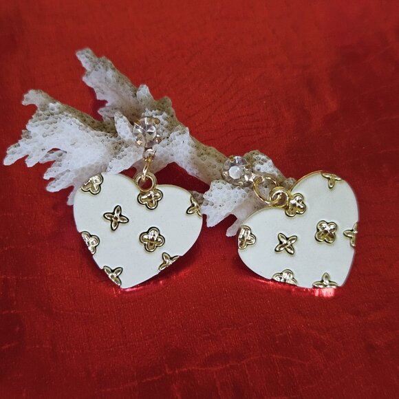 🩷💚💛💜Cream Color HEART Earrings🩷💚💛💜 - NWOT - Picture 6 of 7